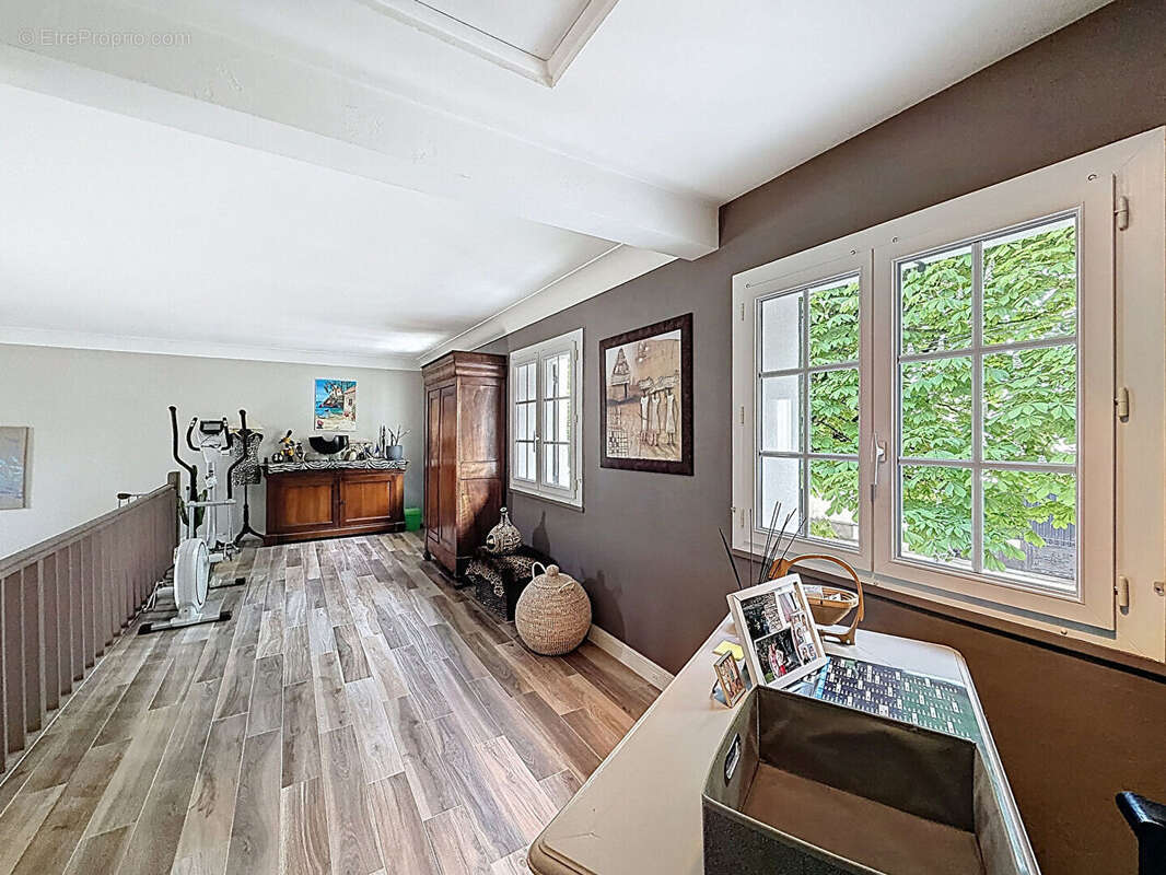 Maison à SAINT-MAUR-DES-FOSSES