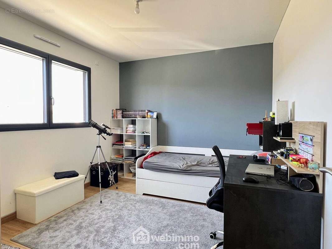 ... 3 chambres lumineuses... - Maison à MONTREUIL-JUIGNE