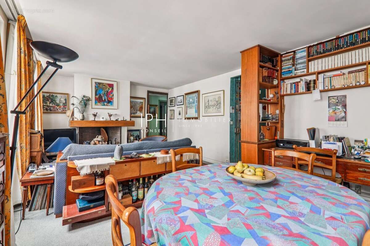 Appartement à PARIS-18E