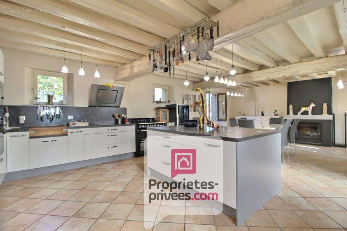 A vendre à 1h15 de paris - superbe propriete avec piscine, mare, dependances, terrain 2,3 hectares - photo 5