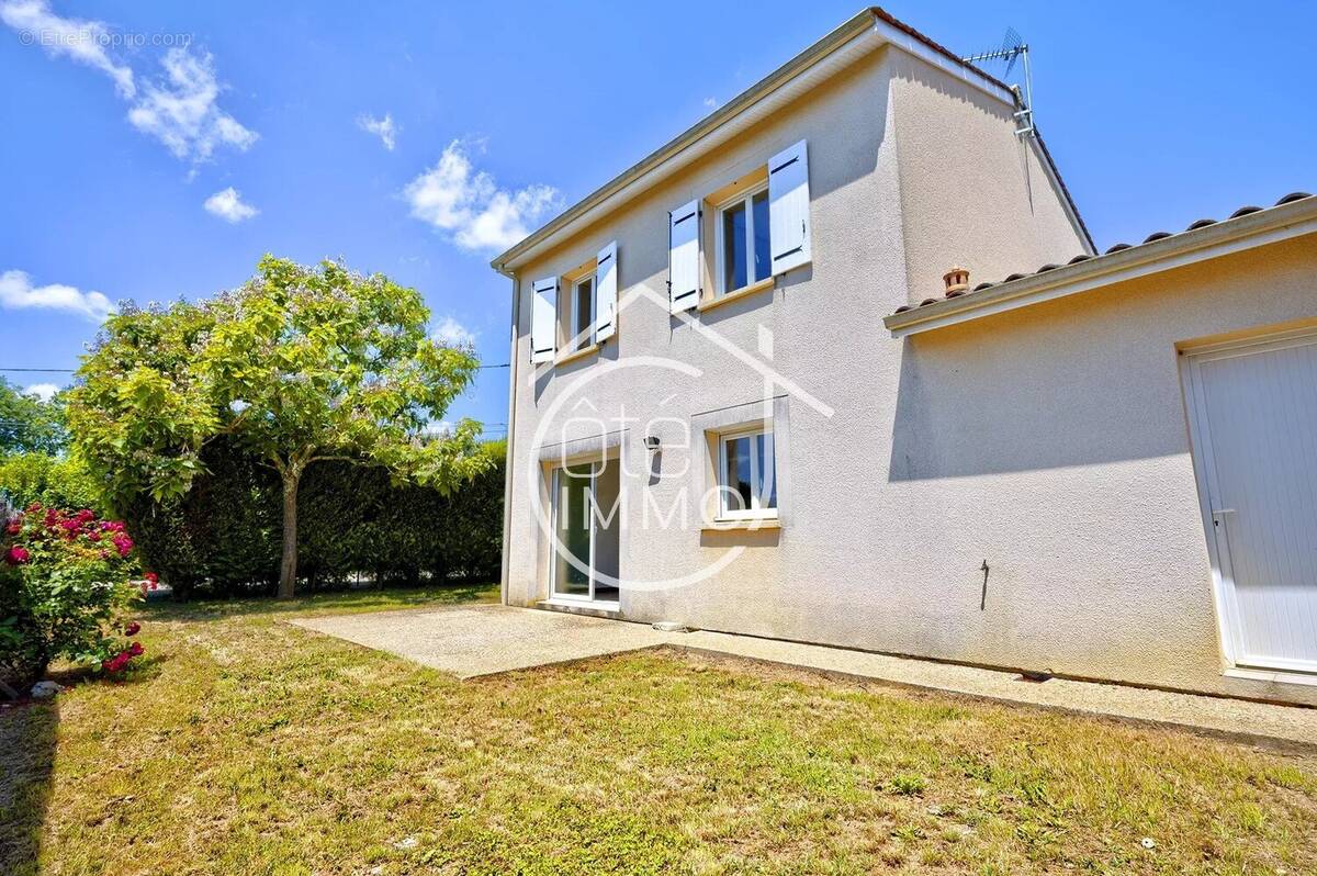 Maison à SAINT-QUENTIN-DE-BARON