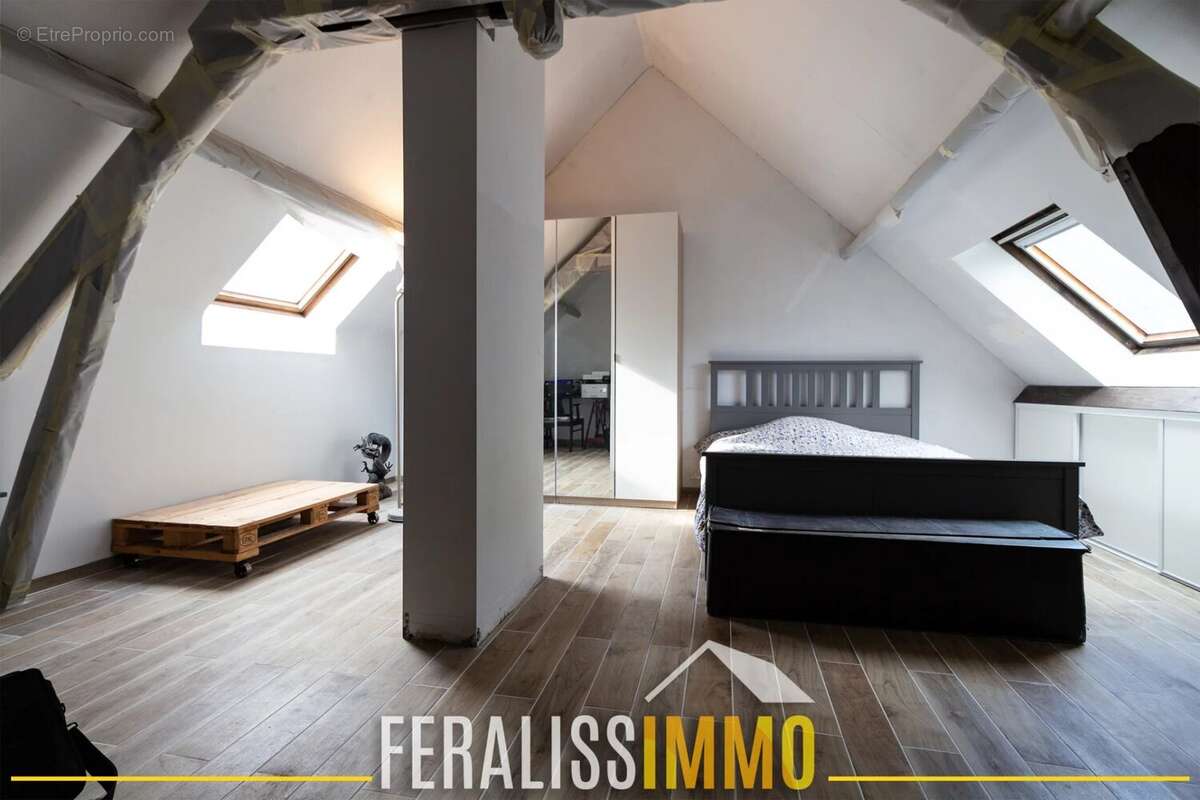 Maison à JOUY-LE-MOUTIER