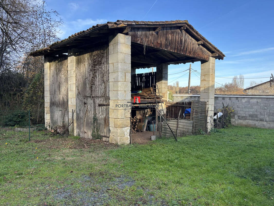 Maison à VILLEGOUGE