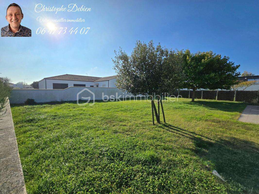 Terrain à SAINT-GILLES-CROIX-DE-VIE