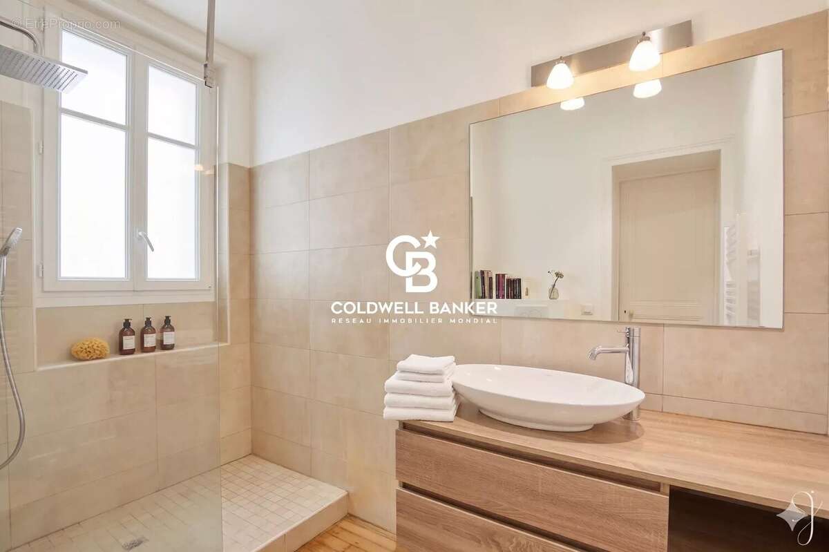 Appartement à PARIS-7E