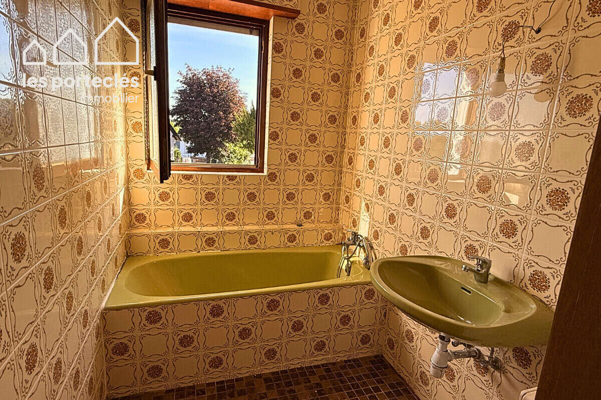 Maison type bungalow 95 m² sur 8 ares - photo 6