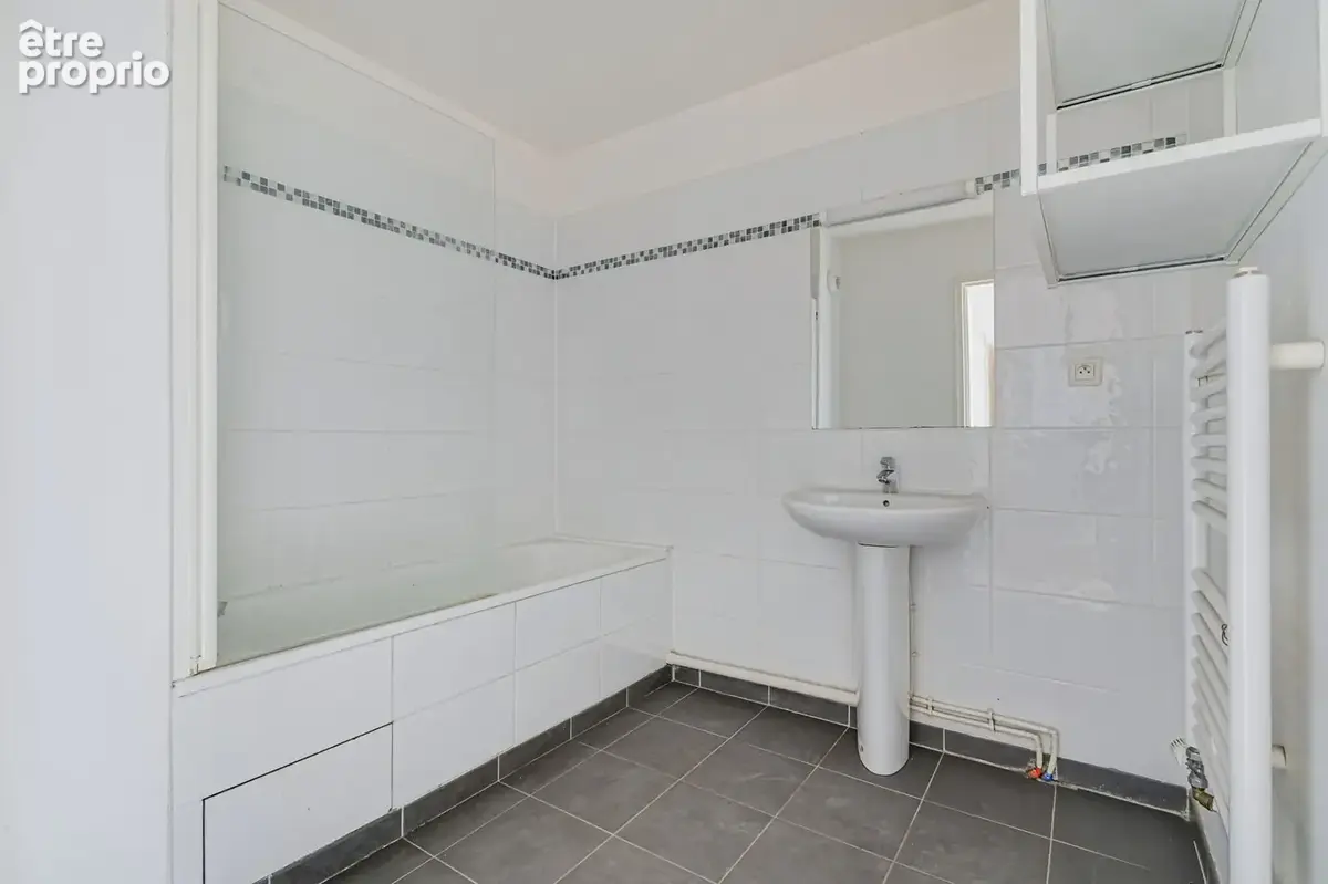 Saint Ouen sur Seine : Appartement 3 pièces - photo 8