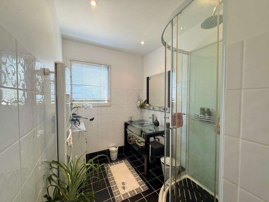 Maison à LAMAGDELAINE