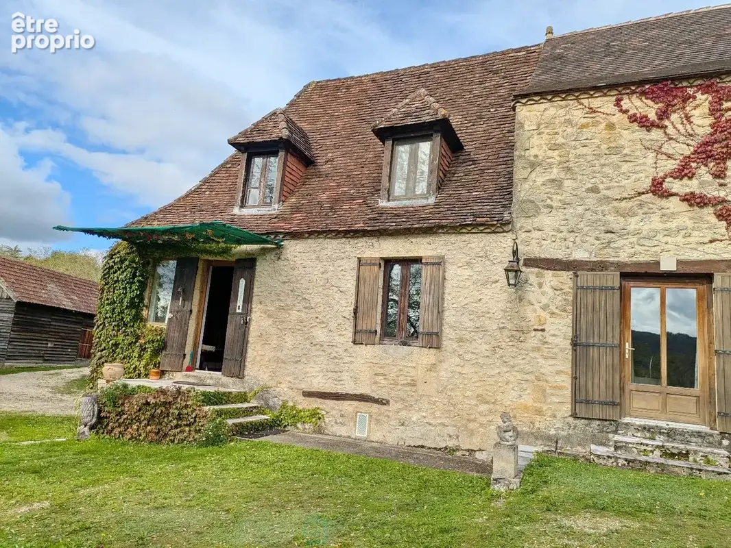 A Coux-et-Bigaroque au calme Superbe longère en pierre de 1833. - photo 4