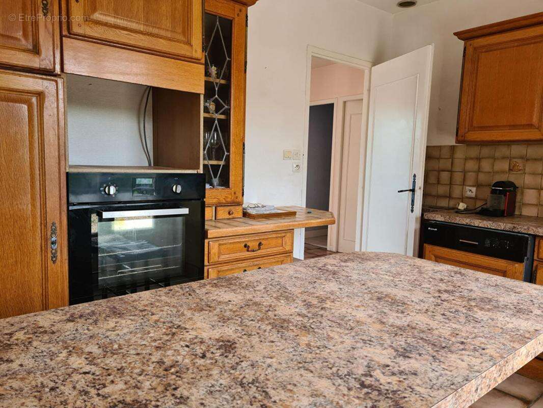 Maison à SAINT-GEORGES-DES-COTEAUX