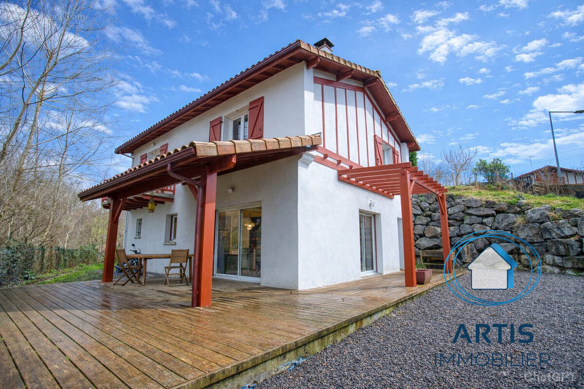 Maison à SAINT-PEE-SUR-NIVELLE