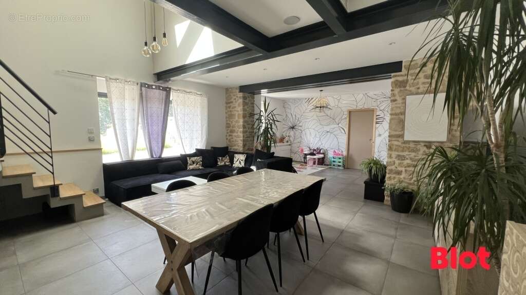 Maison à LIFFRE