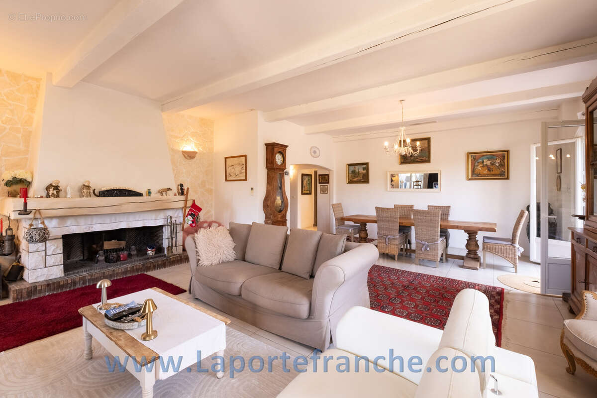 Saint-Paul de Vence Haut de Villa 140 m2, 4 pièces avec Terrasses et Jardin - photo 7