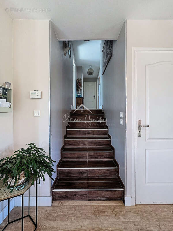 Villa type 7 de 137 m2 sur son terrain de 770 m2 - photo 10