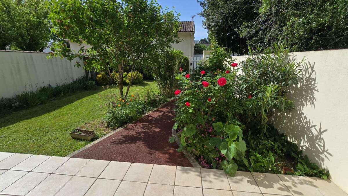 Maison  4 pièce(s) de 91 m2  avec 3 chambres  et 1 garage - photo 4