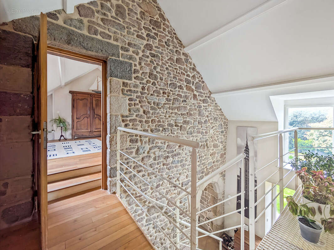 Maison à COMBOURG