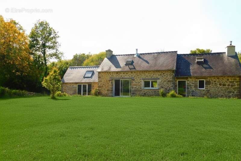 Maison à MELLIONNEC