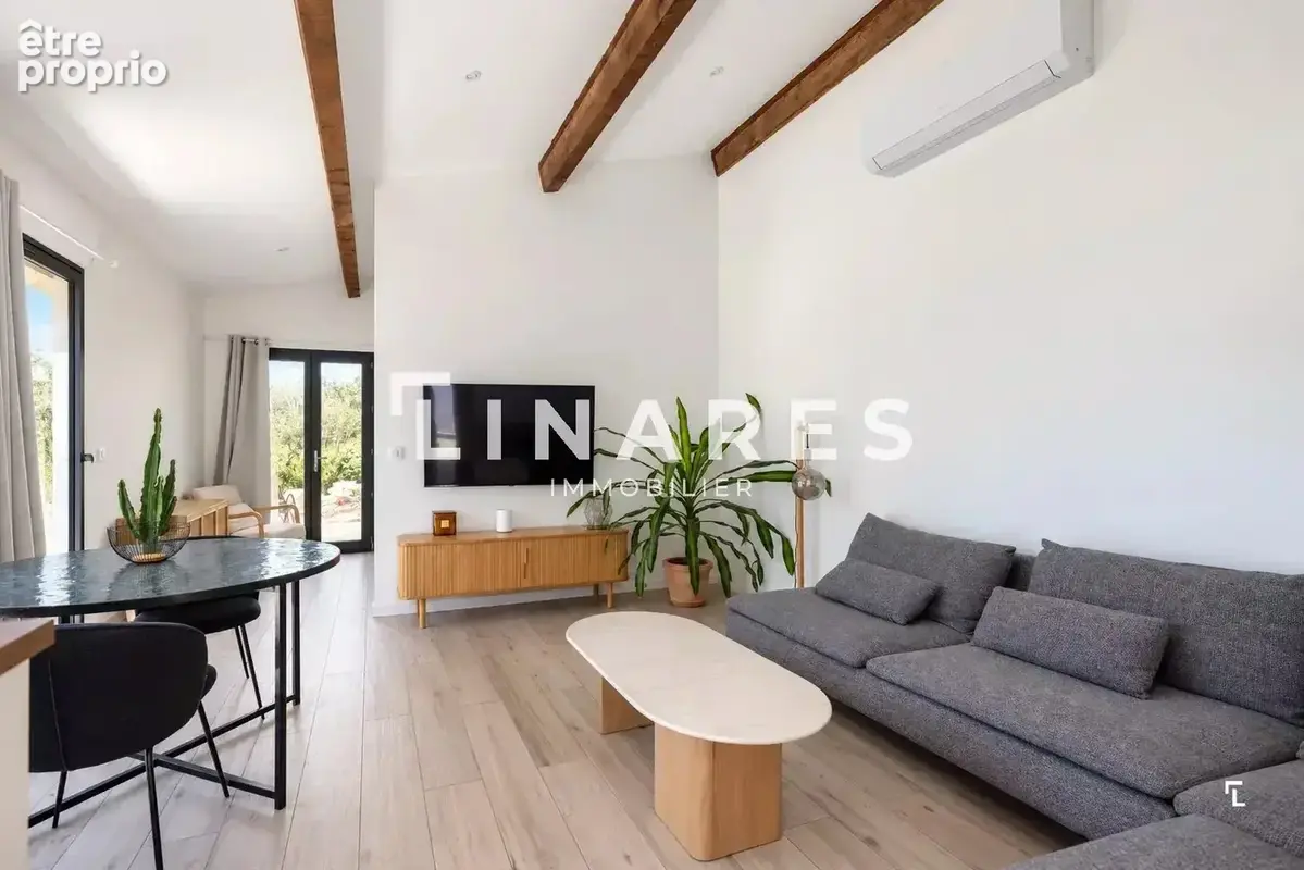 LA SUBLIME - Villa T6 de 232m² dont une dépendance aménagée de 50m² - Piscine - Terrain de 6700m² - 13400 AUBAGNE - photo 15