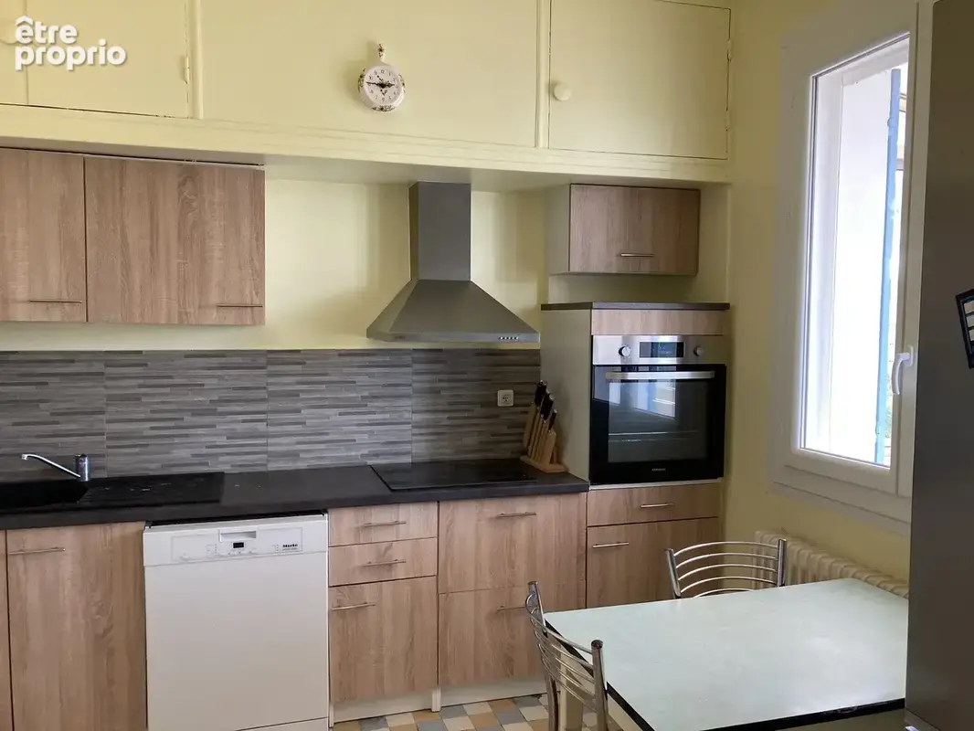 maison 4 chbres sur 1000 m² et dépendances - photo 6