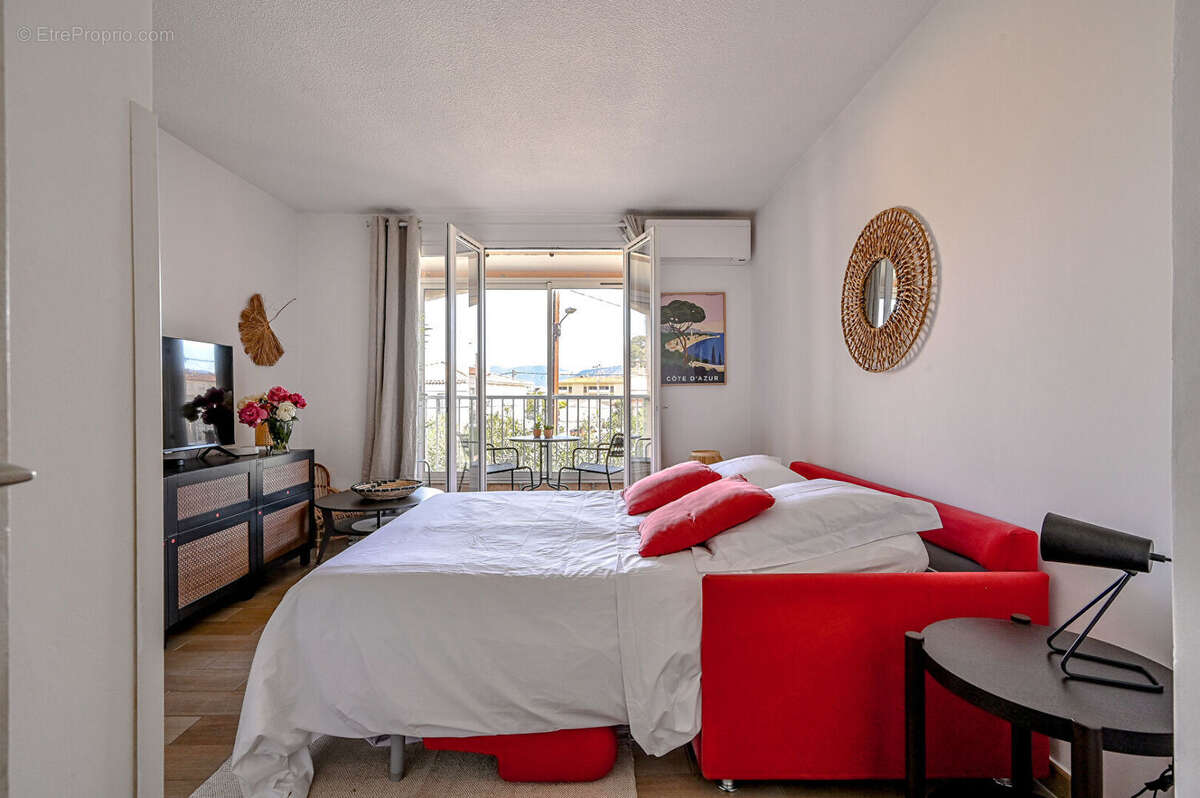 ** Proche Plage & Port ** Appartement  1 Pièce (28,05m²) ** (83430) SAINT MANDRIER SUR MER ** - photo 5