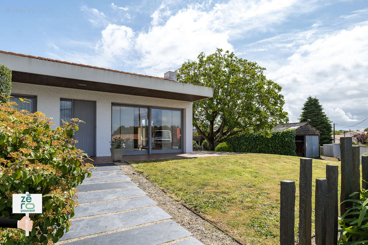 Maison à LES HERBIERS