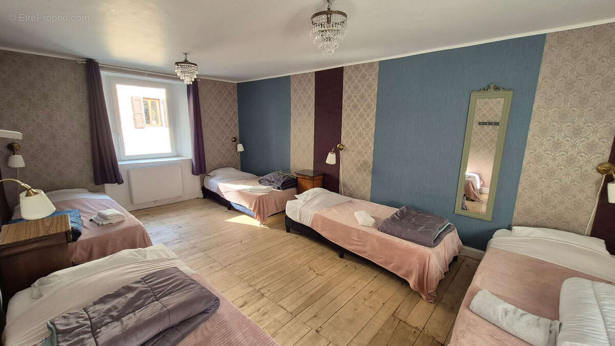 Maison/Gîtes de 160 m², au coeur de SAINT CHELY D'AUBRAC. - photo 2