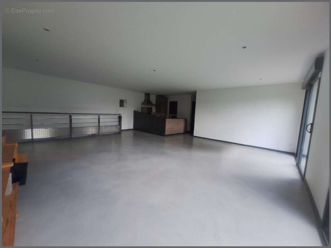Commerce 469 m² à Chatillon-Sur-Chalaronne  - photo 6