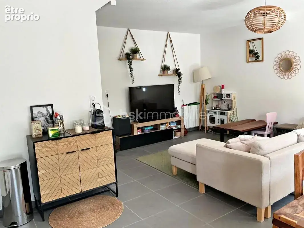 LA FARE-LES-OLIVIERS – Maison T3 avec jardin, garage & parking - photo 7