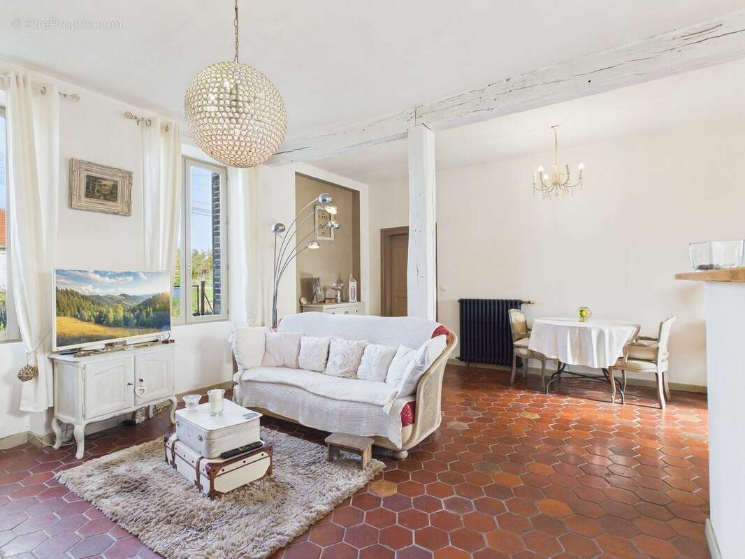 Maison à OSSEY-LES-TROIS-MAISONS