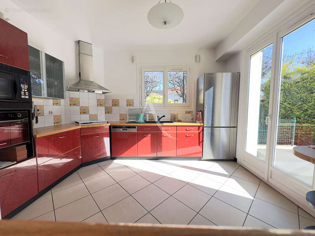 Maison à SAINT-MAUR-DES-FOSSES