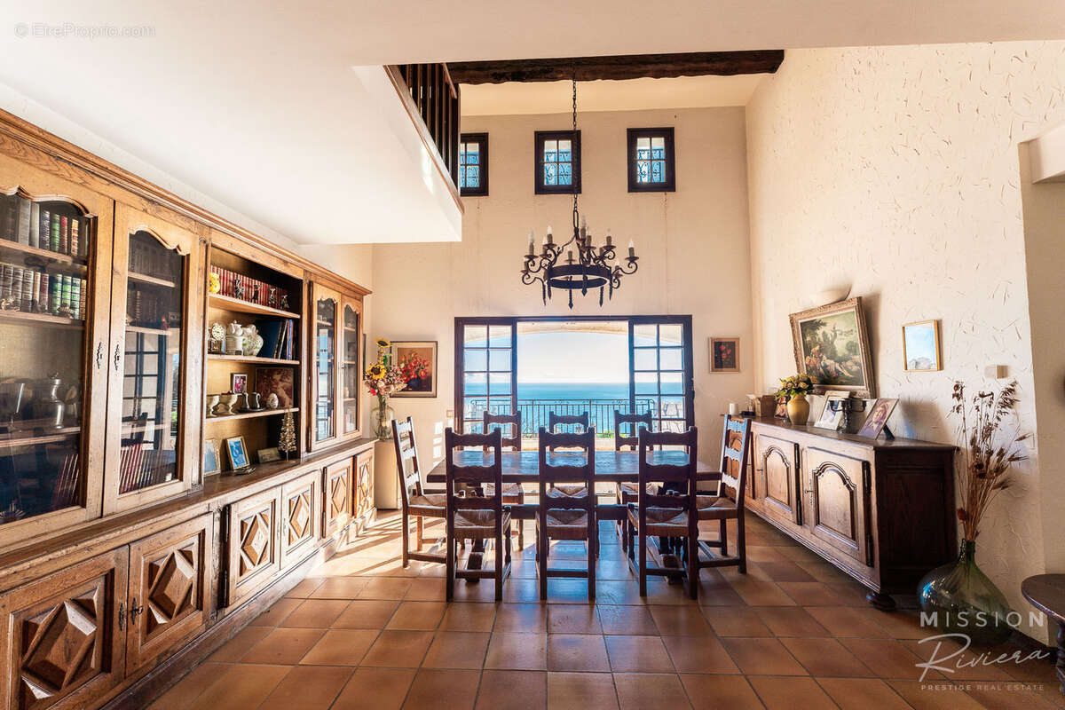 Villa provençale offrant une vue panoramique sur la mer à La Turbie, à 5 minutes de Monaco - photo 8