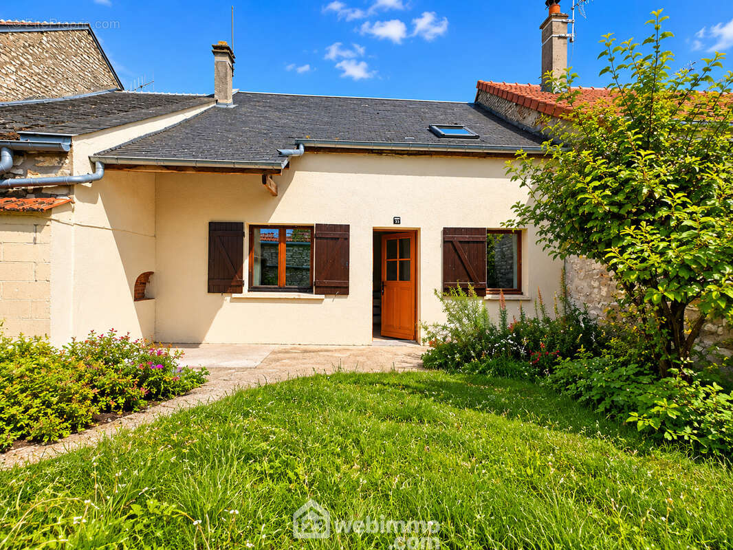 Jolie maison de ville avec commodités de plain pied - Maison à SISSONNE