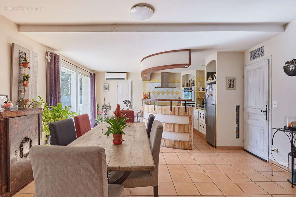 Maison à SAINT-CANNAT