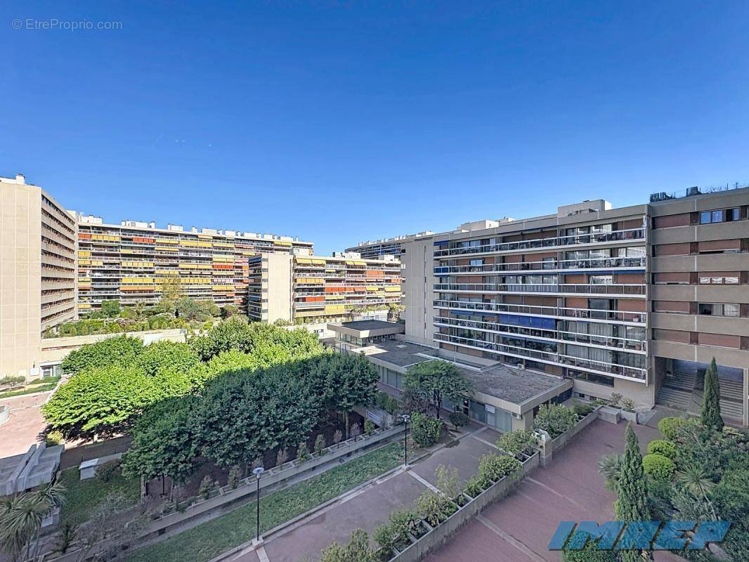 Appartement à MARSEILLE-6E