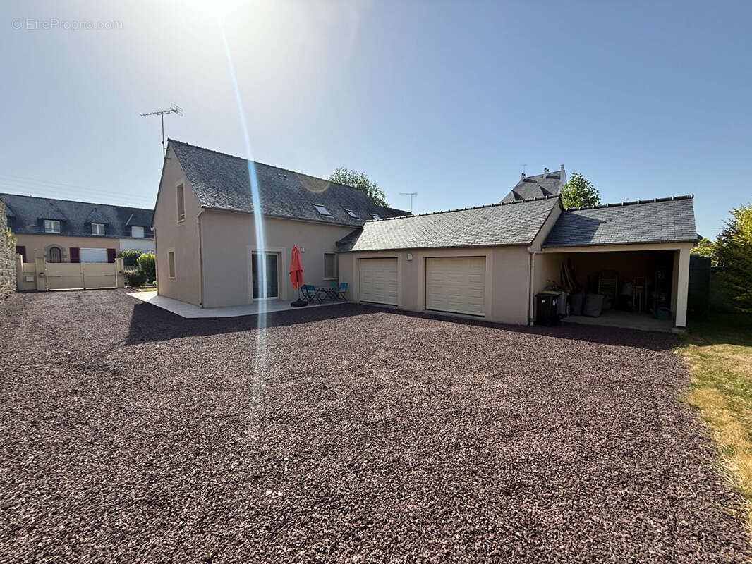Maison à DOL-DE-BRETAGNE