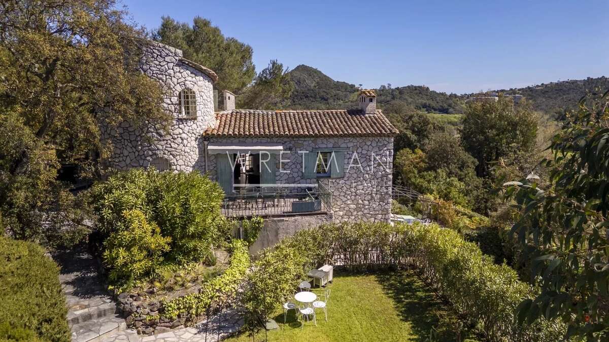 Maison à MANDELIEU-LA-NAPOULE