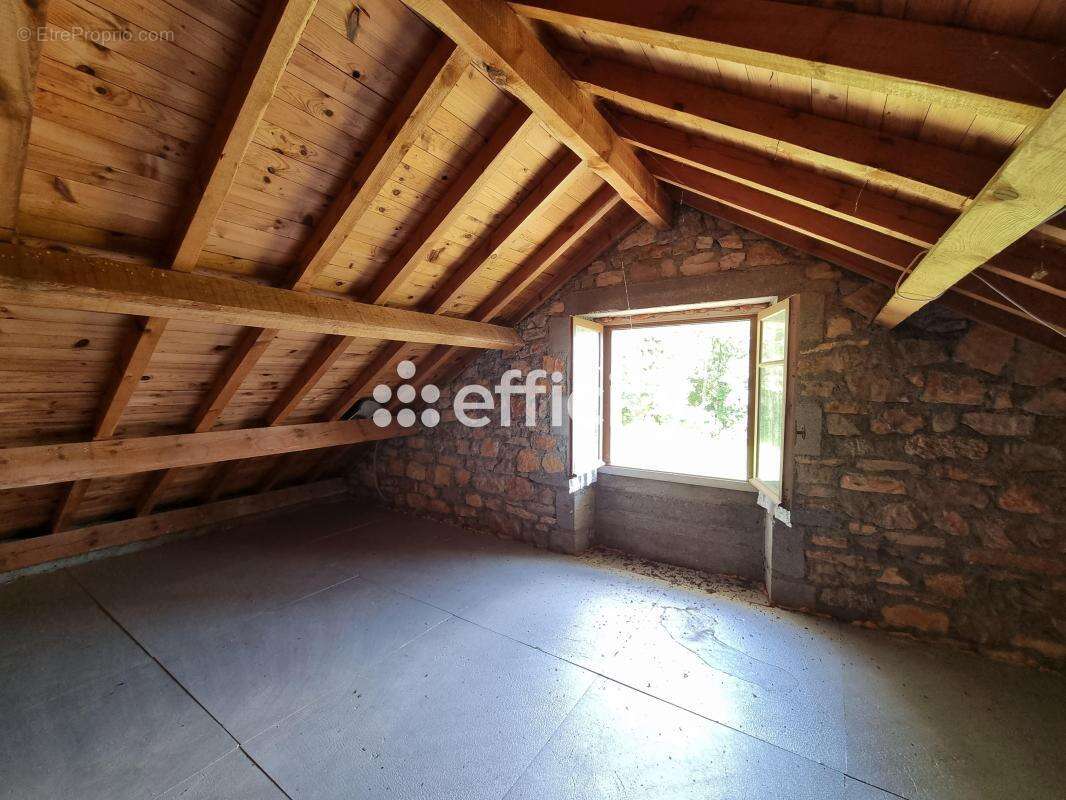 Maison 84 m² à Saint-Alban-Sur-Limagnole  - photo 15
