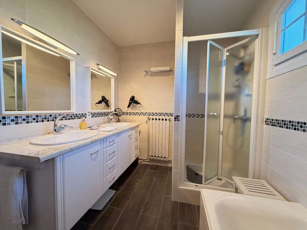 Traditonnelle de 130 m² sur 3136 m² de terrain avec vue - photo 13
