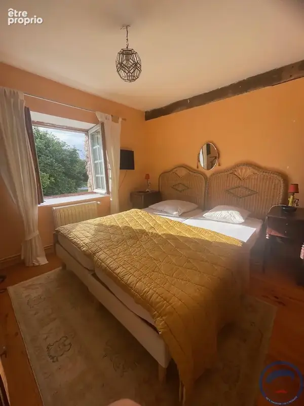 Maison en pierre de 189 M2, un Hangar de 600 m2 ,piscine, sauna au prix de 388 500 FAI. - photo 18