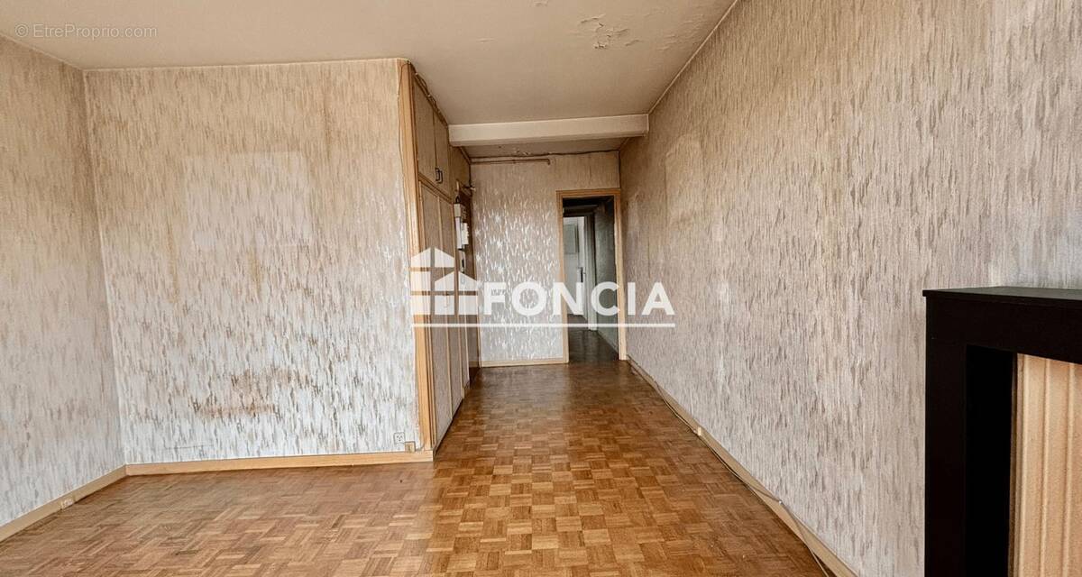Appartement à SAINT-MAUR-DES-FOSSES