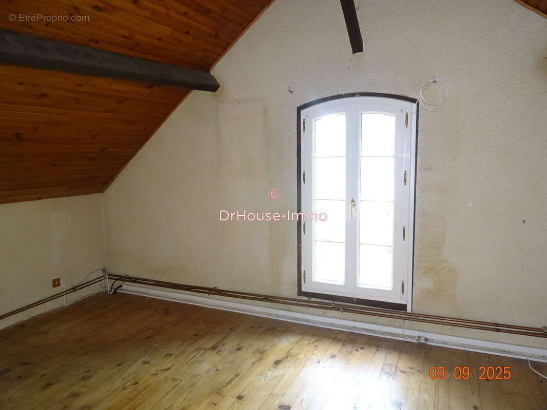 Maison à SAINT-YZAN-DE-SOUDIAC