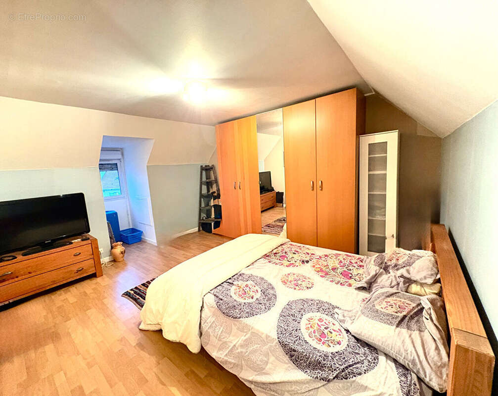 Maison à LA CHAPELLE-EN-SERVAL