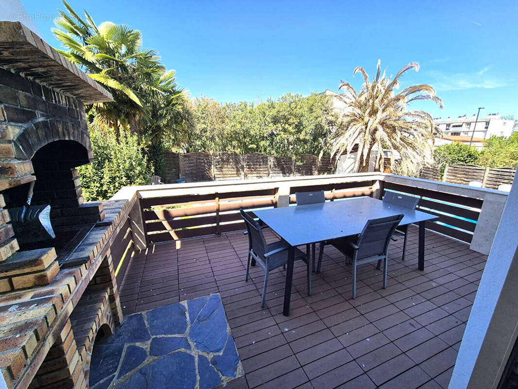 Maison Jolimont avec piscine et grand garage - photo 6