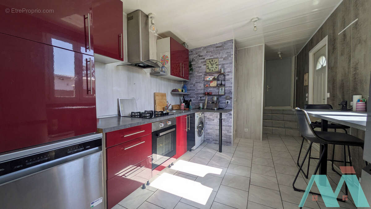 Maison à LE CASTELLET
