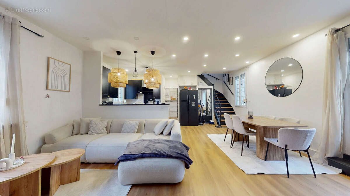 Maison à OZOIR-LA-FERRIERE