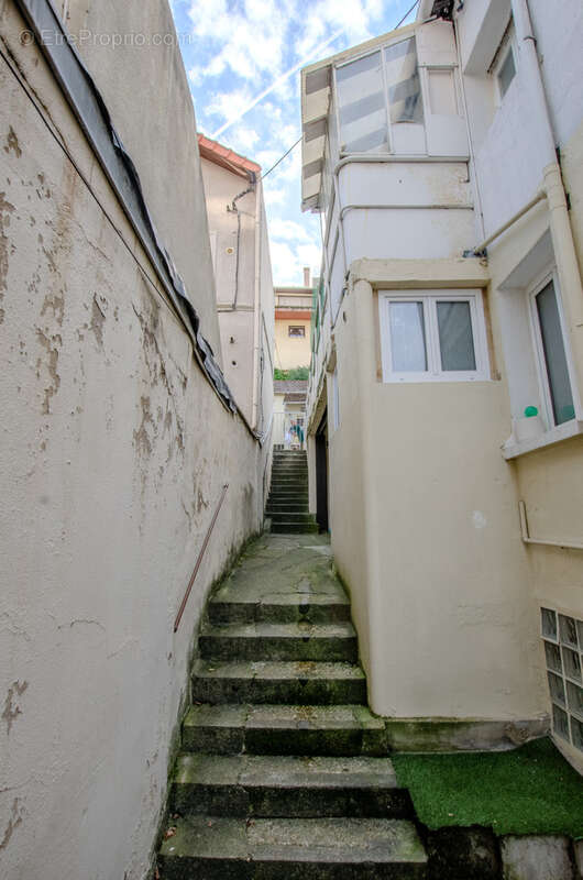 Appartement à ISSY-LES-MOULINEAUX