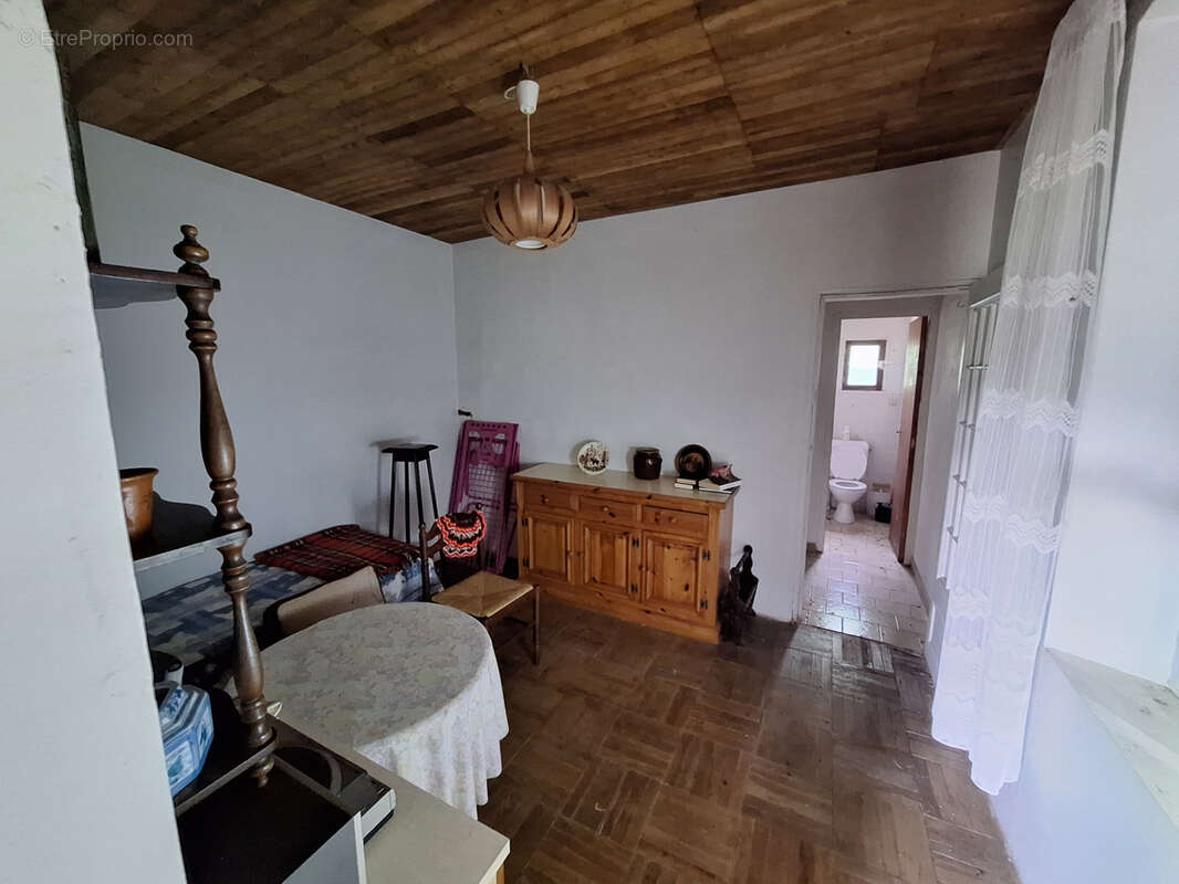 Maison à SAINT-CERNIN-DE-L&#039;HERM