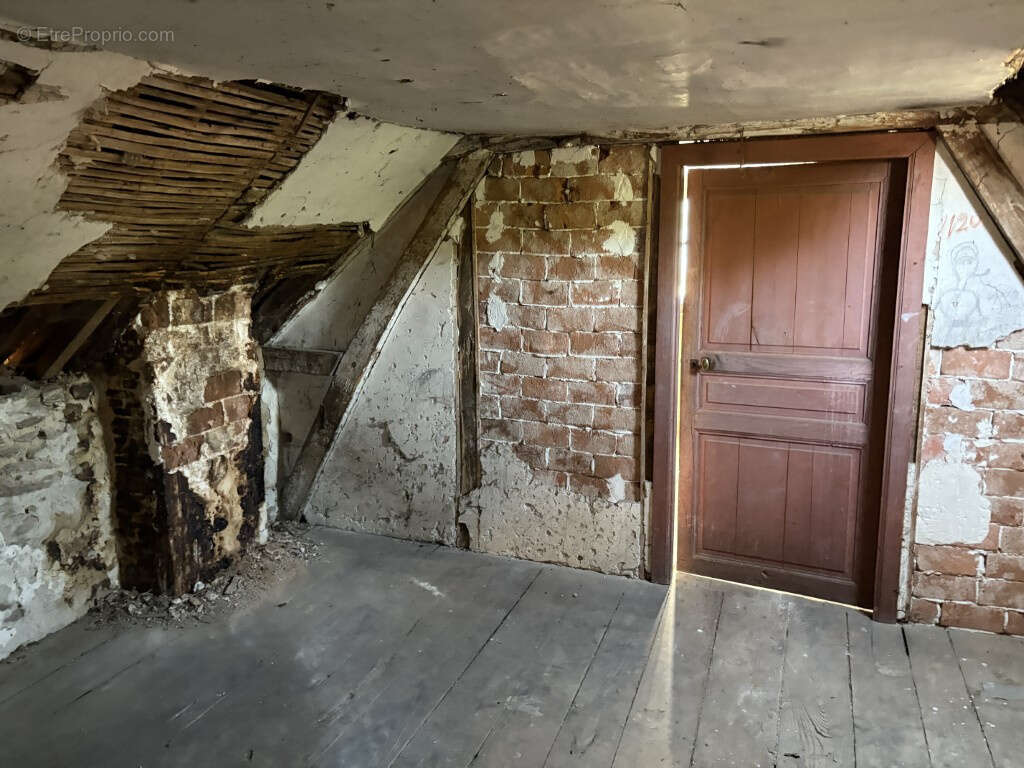 Maison à SEGUR-LE-CHATEAU
