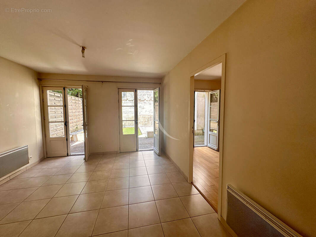 Appartement Saintes 3 pièce(s) 79 m2 - photo 2