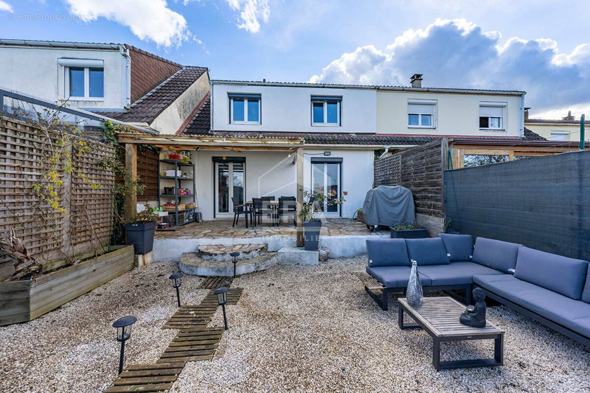 Maison à BALLANCOURT-SUR-ESSONNE